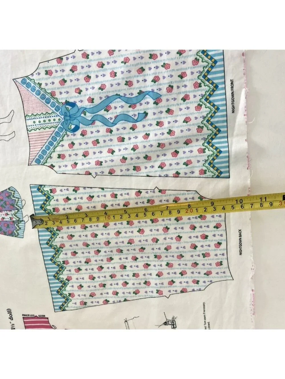 Vintage 90s Fashion Doll Fun Clothes VIP Fabric Panel Bedroom Wardrobe Uncut USA